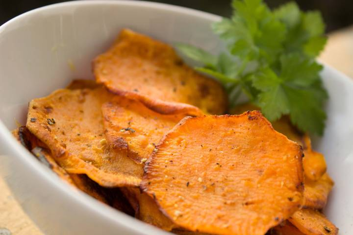 Chips de camote crujientes y muy saludables
